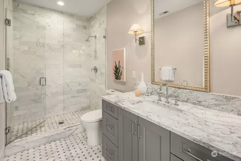 2240 38th Pl E, Seattle, WA 98112 photo 23