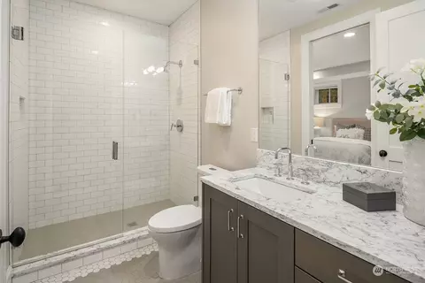 2240 38th Pl E, Seattle, WA 98112 photo 27