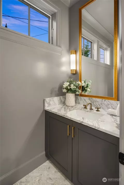2240 38th Pl E, Seattle, WA 98112 photo 14
