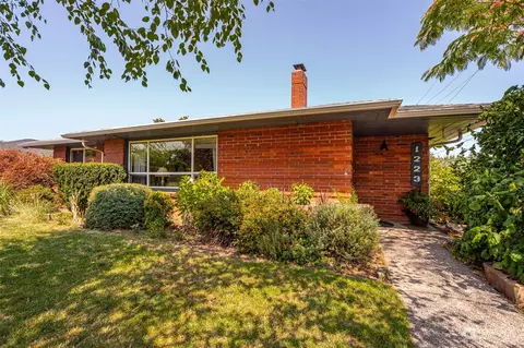 1223 Alexander St, Centralia, WA 98531