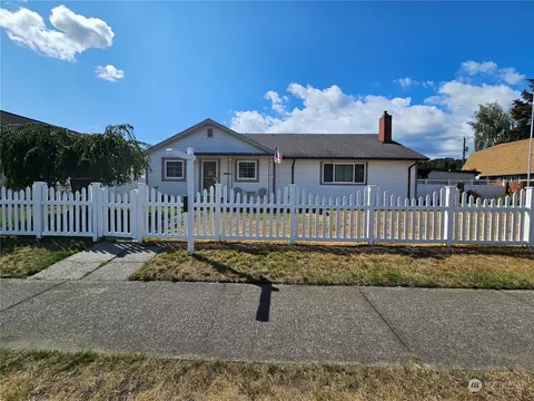 5824 S Oakes St, Tacoma, WA 98409