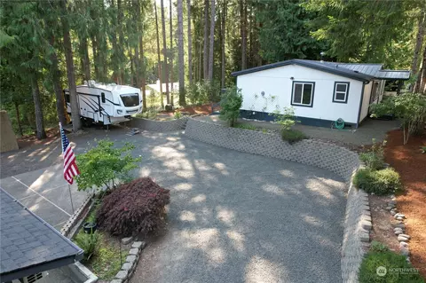 121 N Union Dr, Hoodsport, WA 98548