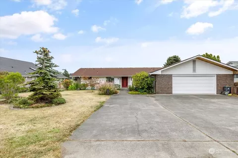 2282 Fairway Ln, Oak Harbor, WA 98277