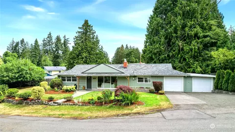 6014 Lind Dr, Bremerton, WA 98312