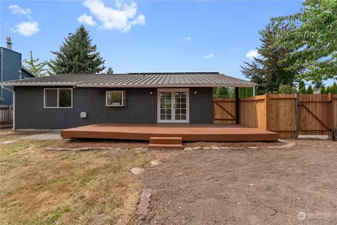 Exterior - 17822 85th Pl NE, Bothell, WA 98011 photo 3 of 5