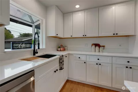 Kitchen - 17822 85th Pl NE, Bothell, WA 98011 photo 3 of 6