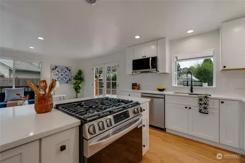 Kitchen - 17822 85th Pl NE, Bothell, WA 98011 photo 5 of 6