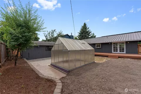 Exterior - 17822 85th Pl NE, Bothell, WA 98011 photo 4 of 5