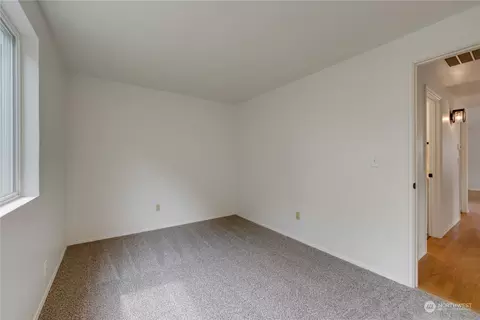 Bedroom - 17822 85th Pl NE, Bothell, WA 98011 photo 1 of 5