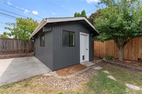 Exterior - 17822 85th Pl NE, Bothell, WA 98011 photo 5 of 5