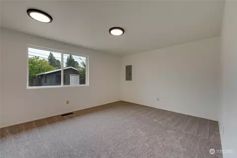 Bedroom - 17822 85th Pl NE, Bothell, WA 98011 photo 3 of 5