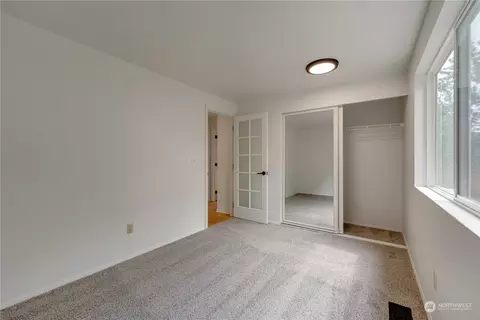 Bedroom - 17822 85th Pl NE, Bothell, WA 98011 photo 2 of 5