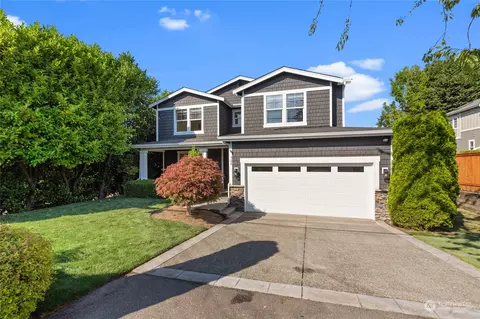 726 18th Ave W, Kirkland, WA 98033