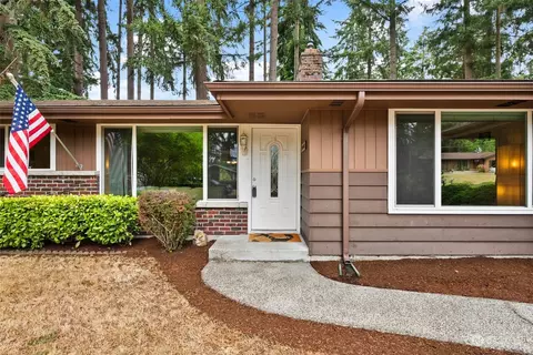 5921 86th St E, Puyallup, WA 98371