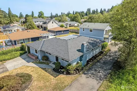 715 5th St, Steilacoom, WA 98388