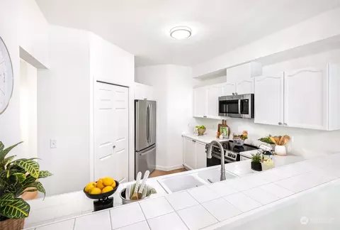 Kitchen - 17106 123rd Pl NE #Q202, Bothell, WA 98011 photo 2 of 2