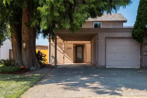 1217 NE 30th St, Auburn, WA 98002