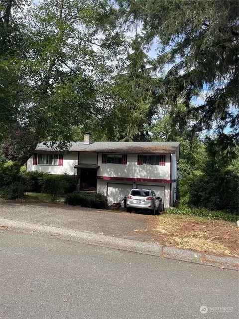 532 Silver Pine Dr, Bremerton, WA 98311