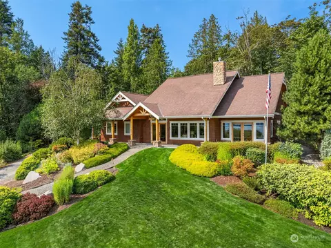 9630 NE Shore Dr, Indianola, WA 98342