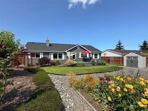 811 E Alder St, Sequim, WA 98382 photo 4