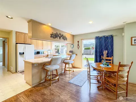 811 E Alder St, Sequim, WA 98382 photo 11