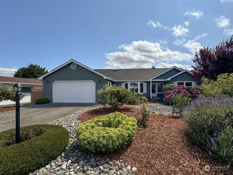 811 E Alder St, Sequim, WA 98382