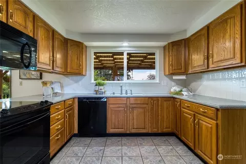 Kitchen - 1925 Gray Lynn Dr, Walla Walla, WA 99362 photo 1 of 1