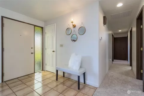 Entry Way - 1925 Gray Lynn Dr, Walla Walla, WA 99362 photo 3 of 3