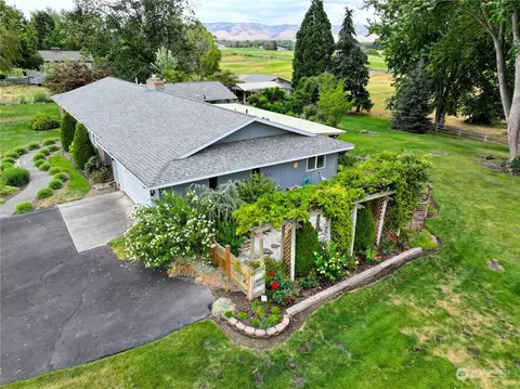 Exterior - 1925 Gray Lynn Dr, Walla Walla, WA 99362 photo 7 of 8