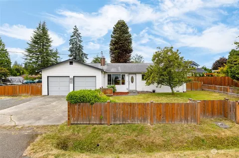 17704 Spruce Way, Lynnwood, WA 98037
