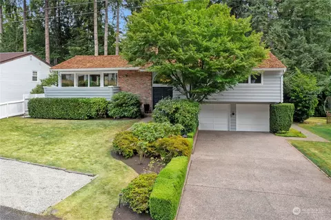 208 130th Pl NE, Bellevue, WA 98005
