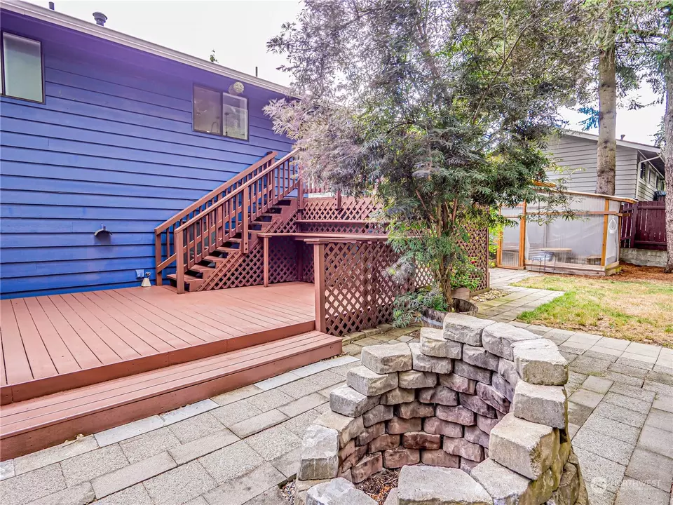 Exterior - 1707 196th Pl, Lynnwood, WA 98036 photo 8 of 11