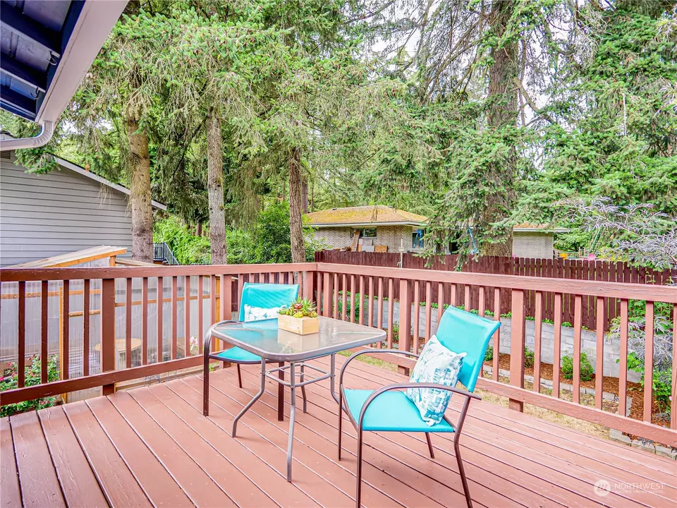 Exterior - 1707 196th Pl, Lynnwood, WA 98036 photo 4 of 11