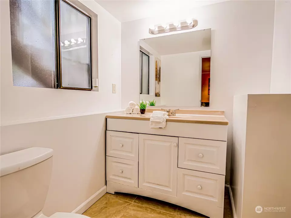 Bath - 1707 196th Pl, Lynnwood, WA 98036 photo 3 of 3