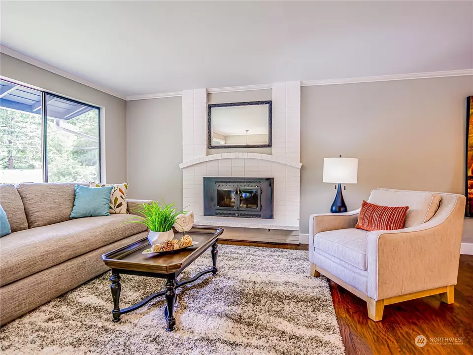 Living - 1707 196th Pl, Lynnwood, WA 98036 photo 2 of 2