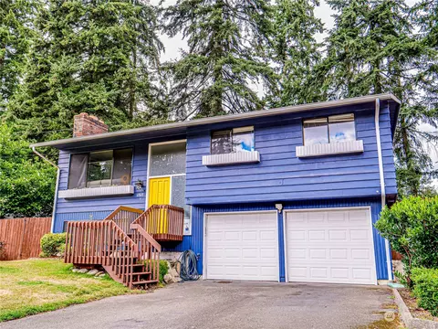 Exterior - 1707 196th Pl, Lynnwood, WA 98036 photo 1 of 11
