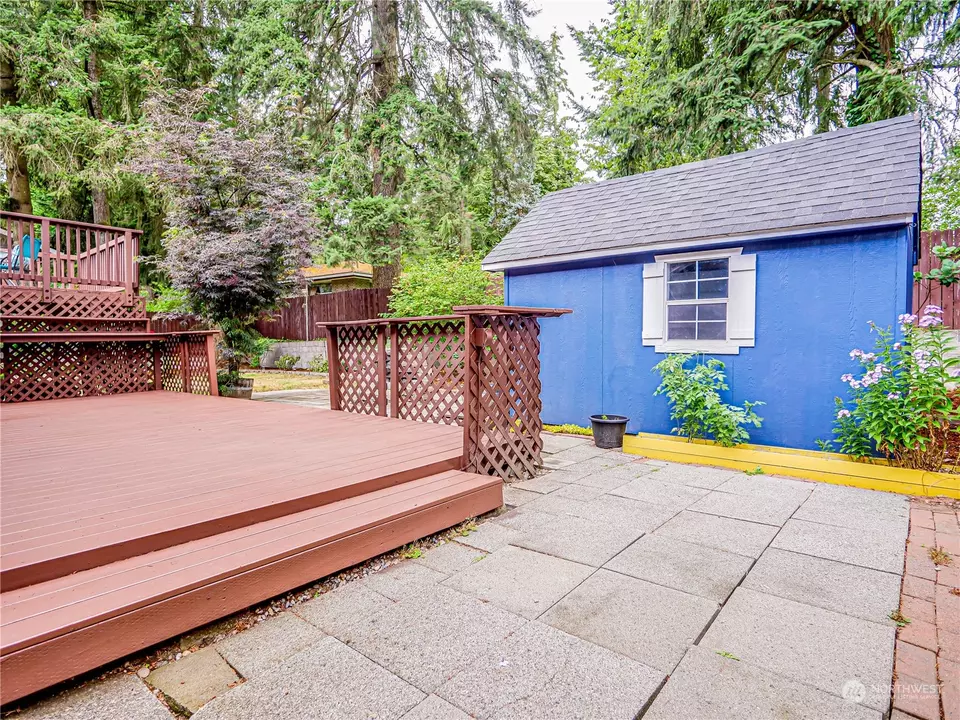 Exterior - 1707 196th Pl, Lynnwood, WA 98036 photo 6 of 11