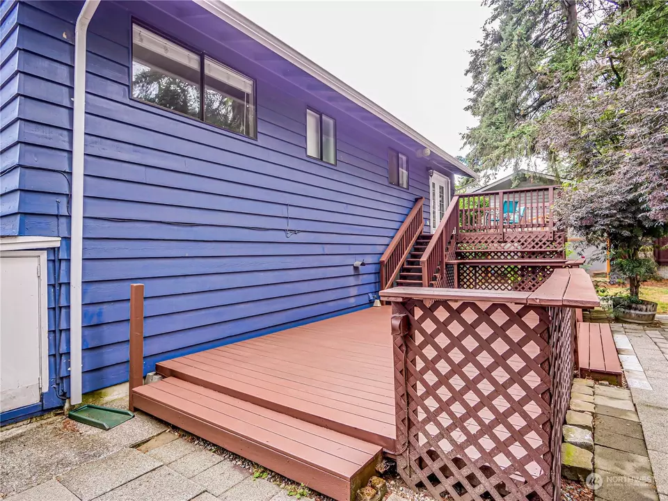 Exterior - 1707 196th Pl, Lynnwood, WA 98036 photo 7 of 11