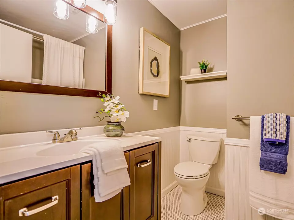 Bath - 1707 196th Pl, Lynnwood, WA 98036 photo 2 of 3