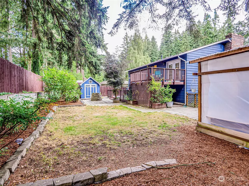Exterior - 1707 196th Pl, Lynnwood, WA 98036 photo 9 of 11