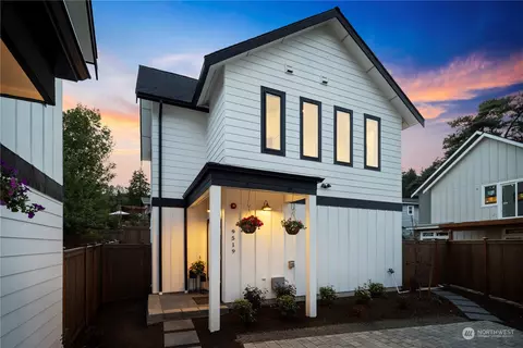 9519 NE 128th St, Kirkland, WA 98034