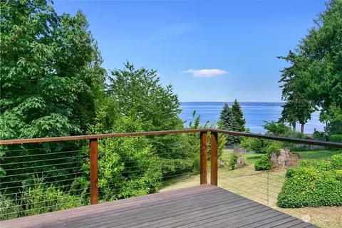 10620 NE Valley Rd, Bainbridge Island, WA 98110