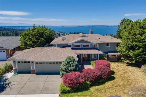 953 Karen Ann Dr, Camano Island, WA 98282