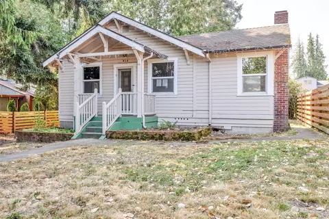 914 W 14th St, Port Angeles, WA 98363
