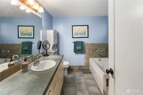 Bath - 23108 35th Ave SE, Bothell, WA 98021 photo 2 of 4