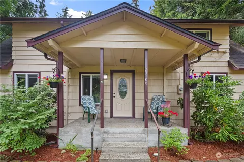 Exterior - 23108 35th Ave SE, Bothell, WA 98021 photo 2 of 12