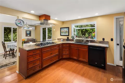Kitchen - 23108 35th Ave SE, Bothell, WA 98021 photo 4 of 4