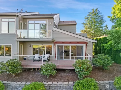 241 Apple St, Bremerton, WA 98310