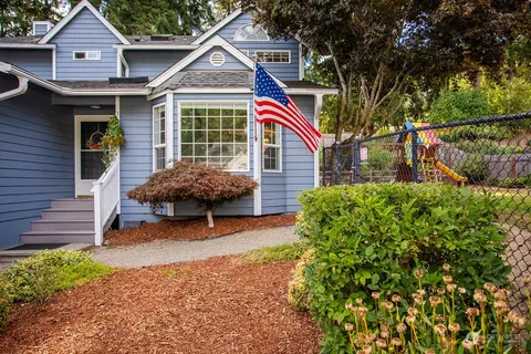 9225 Withers Pl NW, Bremerton, WA 98311