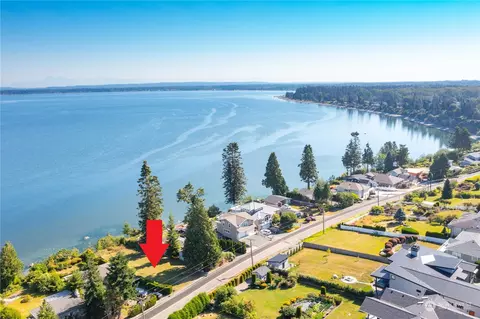 6885 Holeman Ave, Blaine, WA 98230